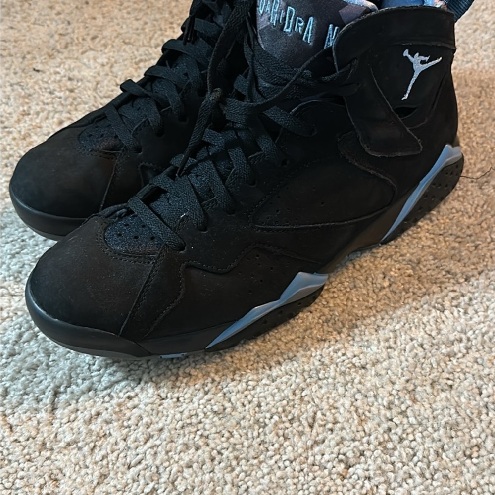 Jordan Men's Black and Light Blue Sneakers